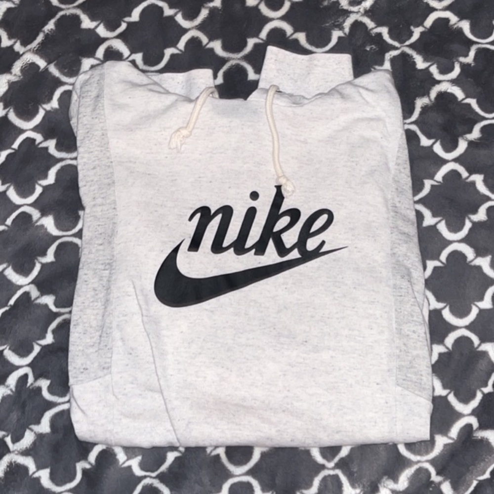 Womens Nikes Hoodie T-Shirt Size Large